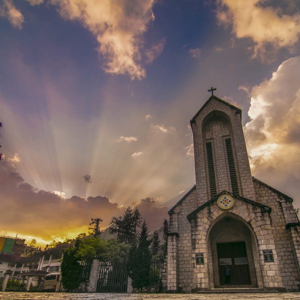 Sapa – Minorities, rice fields and waterfall tour (by bus) – 3days-2nights – Hotel stay