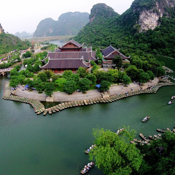Hoa Lu – Trang An Grottoes Tour Full Day