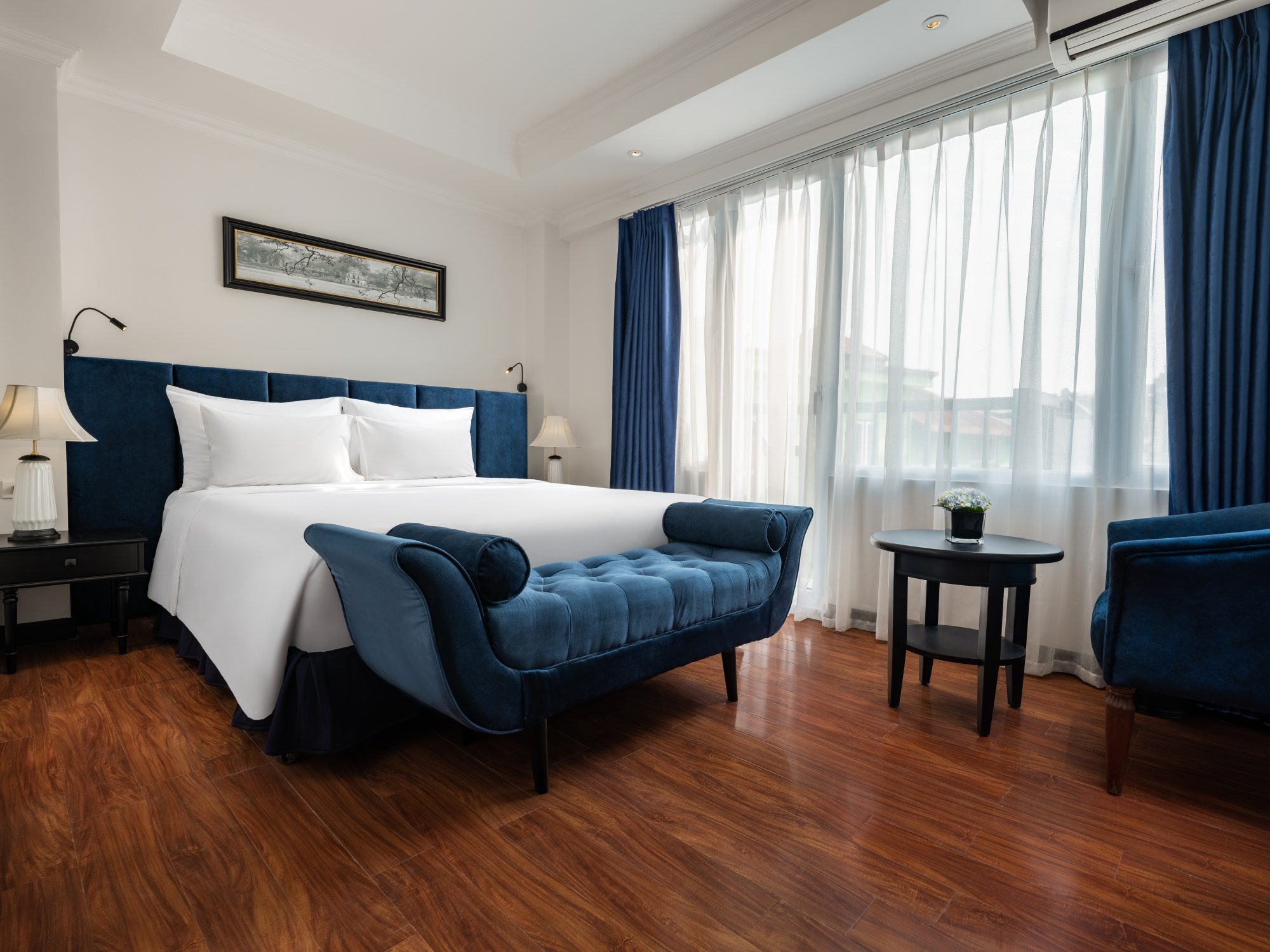 A luxury retreat
in the bustling Old Quarter